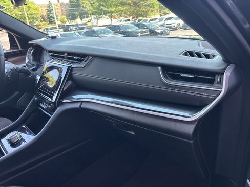 Used 2022 Jeep Grand Cherokee Altitude image 62