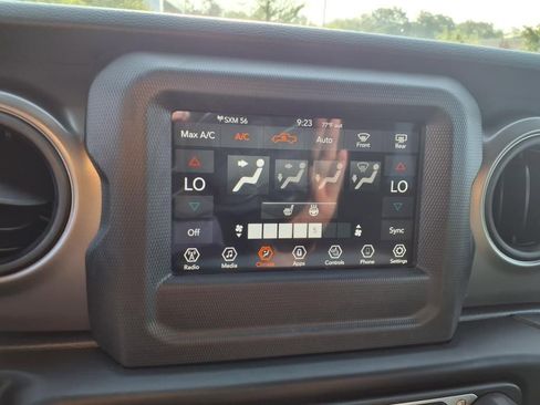 Certified 2023 Jeep Gladiator Sport image 15