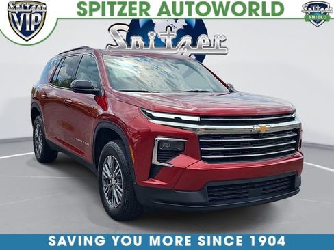 Used 2024 Chevrolet Traverse LT w/ LPO, Floor Liner Package AWD/4WD image 1