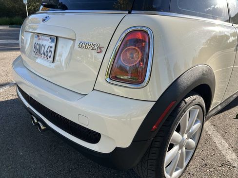 Used 2009 MINI Cooper S w/ Premium Pkg image 10