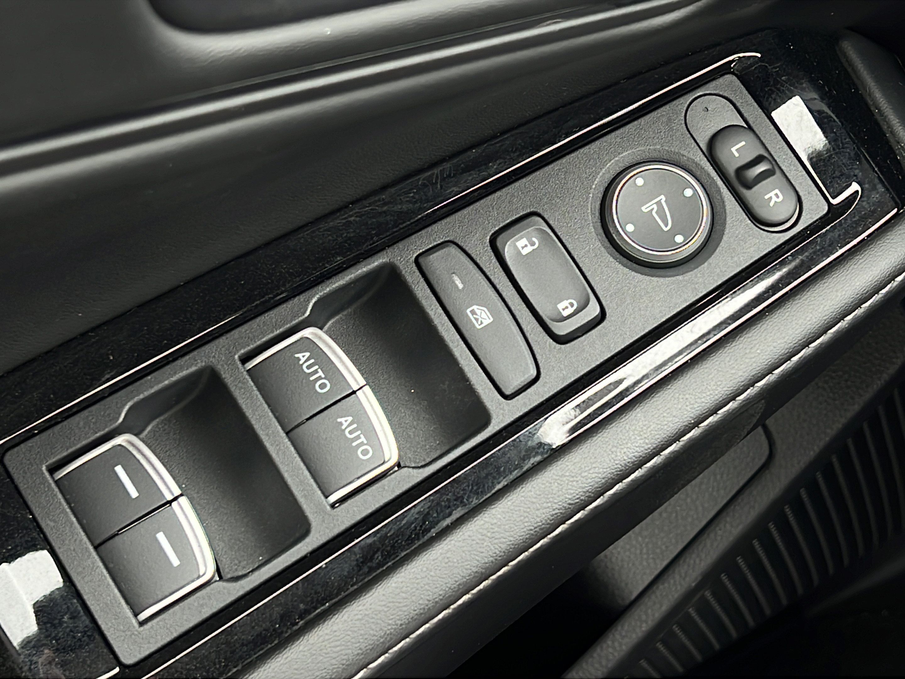 Used 2023 Honda Accord Touring image 18