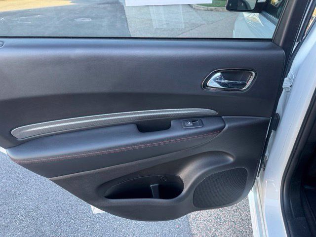 Used 2018 Dodge Durango R/T w/ Technology Group AWD/4WD image 32