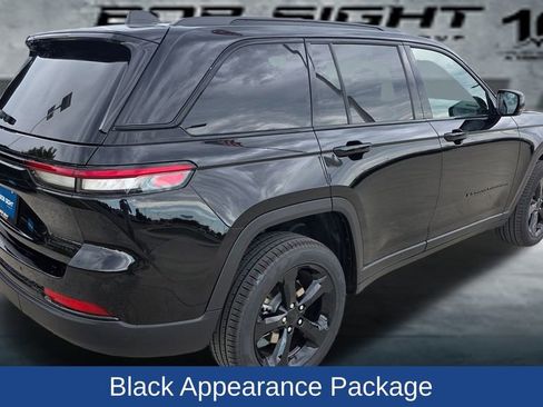 New 2025 Jeep Grand Cherokee Limited w/ Black Appearance Package image 6