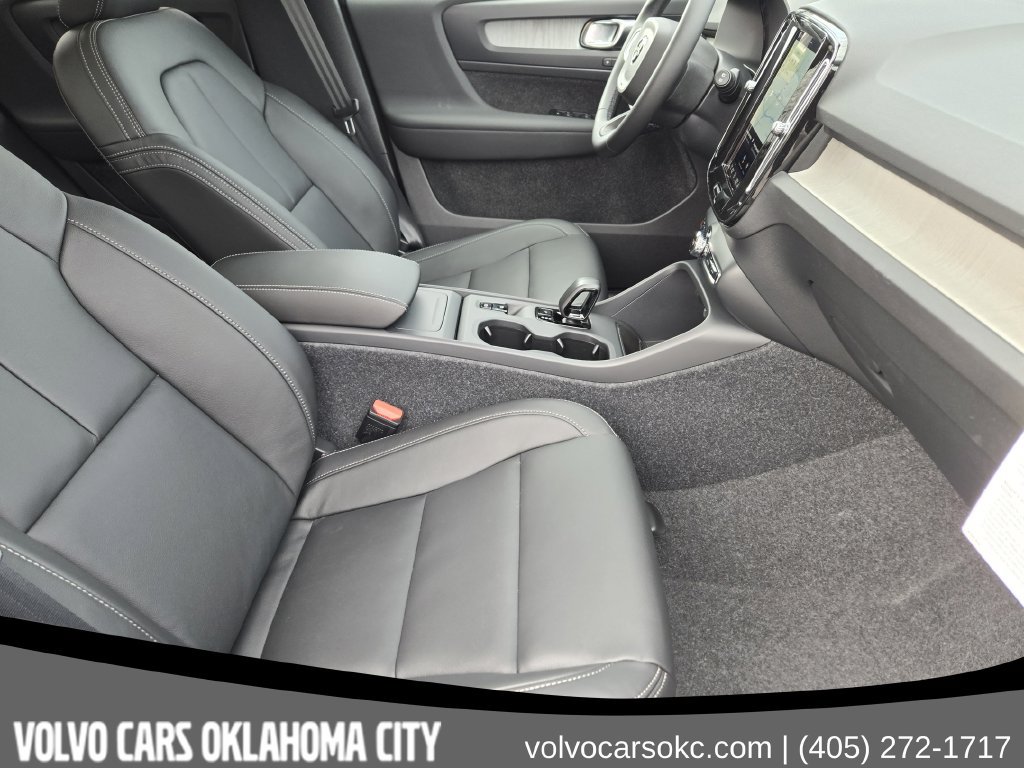 Used 2026 Volvo XC40 B5 Core w/ Protection Package Premier AWD/4WD image 13