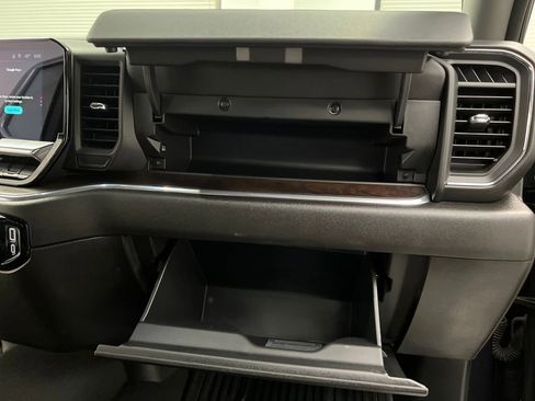 Used 2025 GMC Sierra 1500 SLT image 30