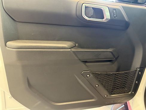 New 2025 Ford Bronco Badlands image 10