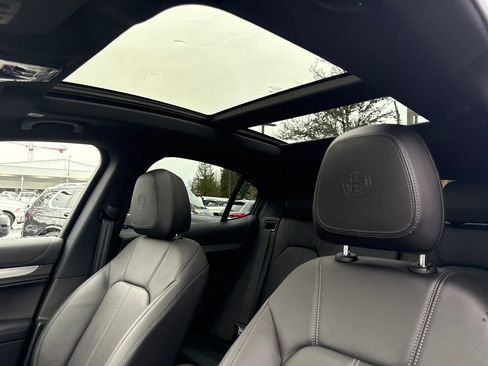 New 2025 Alfa Romeo Stelvio Sprint image 27