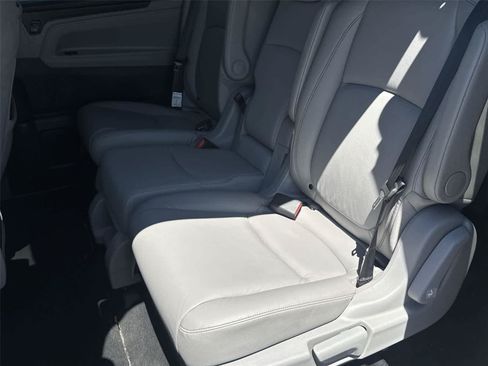 Used 2024 Honda Odyssey Touring image 14