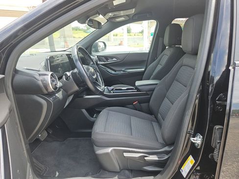 Used 2025 Chevrolet Equinox LT FWD image 11