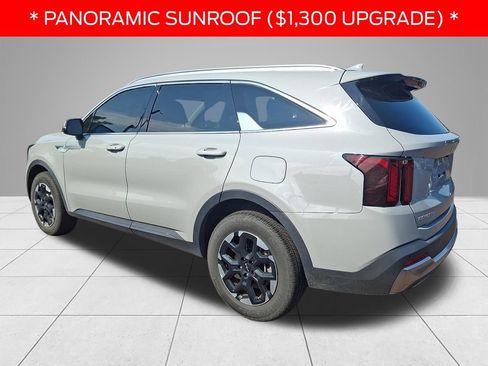 Used 2024 Kia Sorento S w/ Panoramic Sunroof Package AWD/4WD image 6