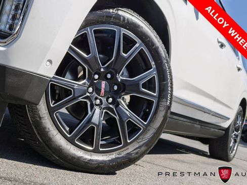 Used 2024 GMC Yukon XL Denali w/ Advanced Technology Package AWD/4WD image 17