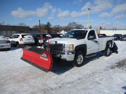 Used 2014 Chevrolet Silverado 2500 LT w/ Suspension Package, Off-Road image 3