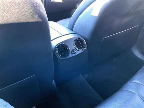 Used 2019 Mercedes-Benz GLC 300 GLC 300 w/ Premium Package image 30