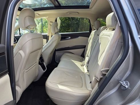 Used 2016 Lincoln MKX Reserve w/ Climate Package image 33