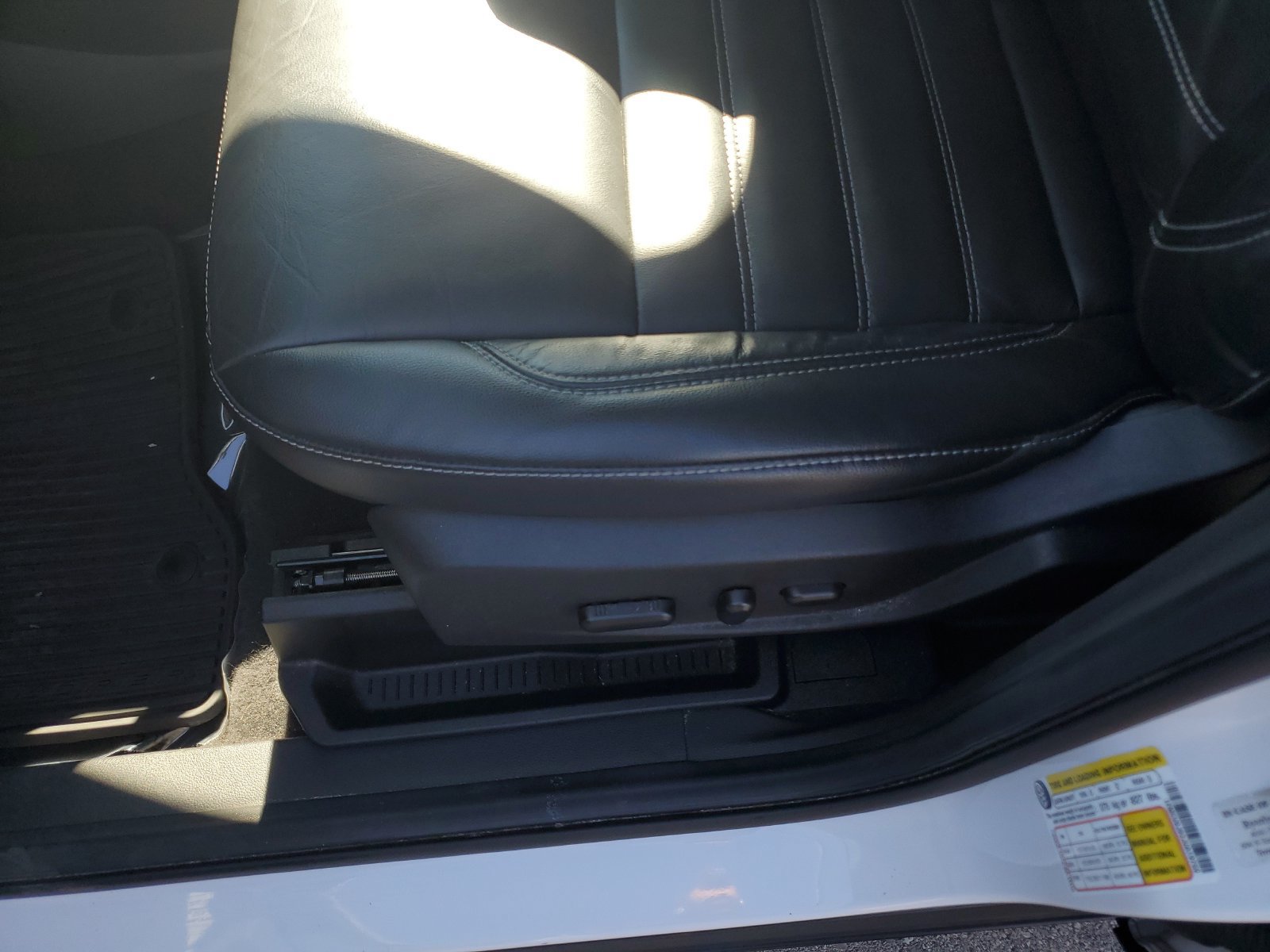 Used 2018 Ford Escape Titanium AWD/4WD image 18