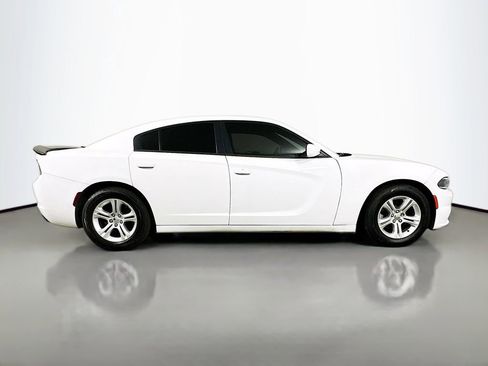 Used 2020 Dodge Charger SXT RWD image 9