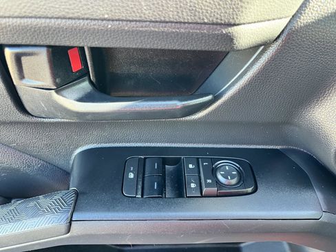 Certified 2025 Toyota Tacoma SR image 19