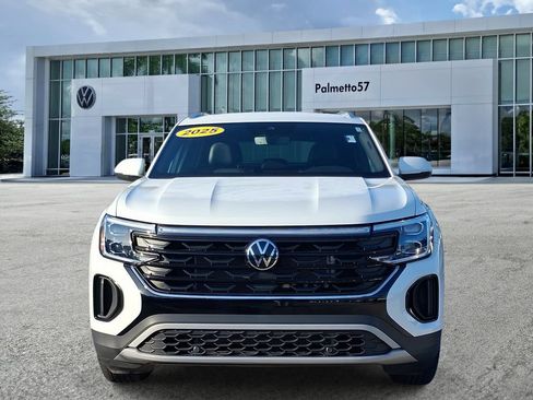 Used 2025 Volkswagen Atlas Cross Sport SE FWD image 2