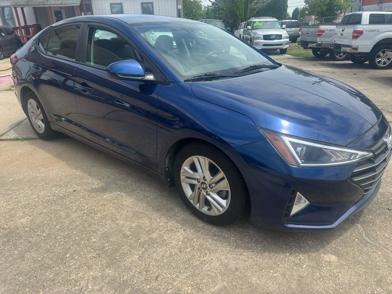 Used 2019 Hyundai Elantra SEL w/ Winter Weather Package FWD image 5