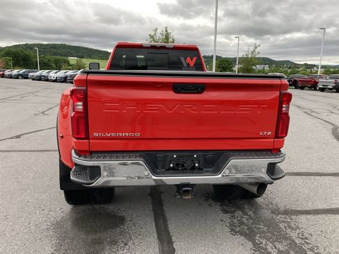 Used 2024 Chevrolet Silverado 3500 LTZ w/ LTZ Convenience Package AWD/4WD image 6