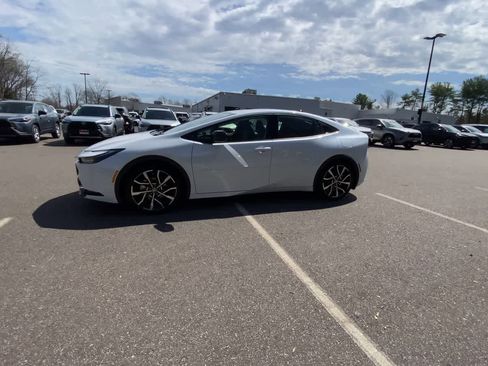 Used 2026 Toyota Prius Plug-In Hybrid FWD image 6