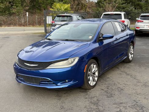 Used 2015 Chrysler 200 S FWD image 3