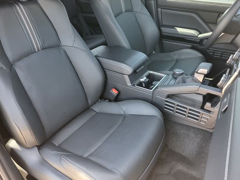 Certified 2025 Toyota 4Runner Limited AWD/4WD image 11