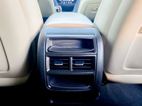 Used 2017 Cadillac XT5 FWD w/ LPO, Wheel Lock Package image 31