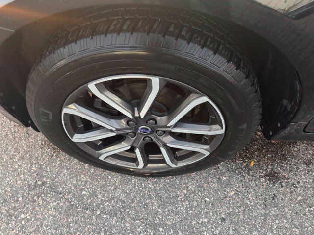 Used 2017 Volvo XC60 T6 Dynamic w/ Climate Package AWD/4WD image 12
