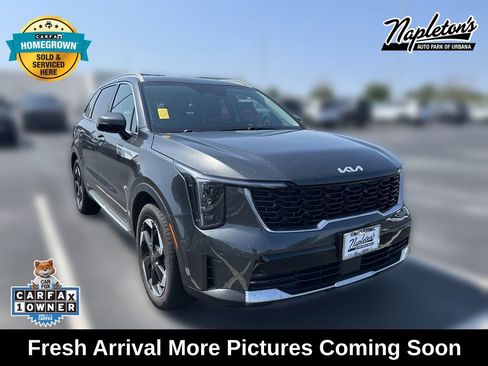 Used 2025 Kia Sorento EX AWD/4WD image 1
