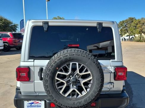 Used 2024 Jeep Wrangler Sahara w/ Technology Group image 6