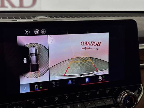 Used 2024 GMC Canyon Denali image 17