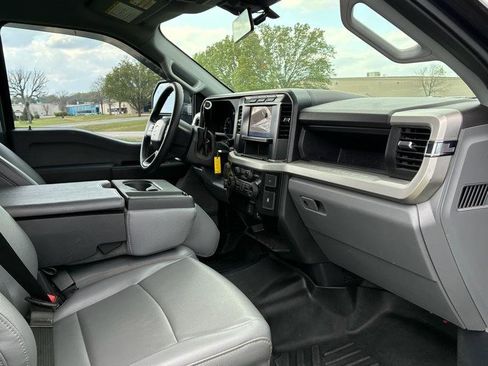 Used 2024 Ford F550 4x4 Regular Cab Super Duty image 21