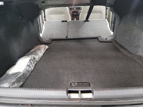 Used 2017 Volkswagen Passat 1.8T SE image 32