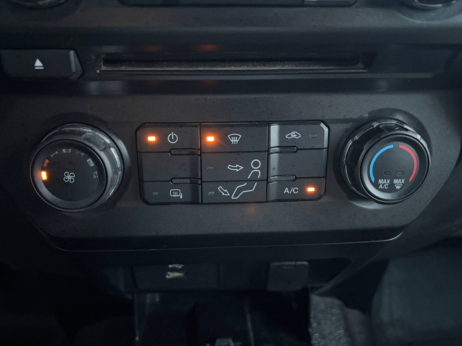 Used 2017 Ford F250 XL w/ Power Equipment Group AWD/4WD image 23