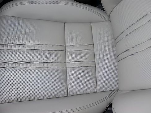 New 2026 Honda HR-V EX-L image 9