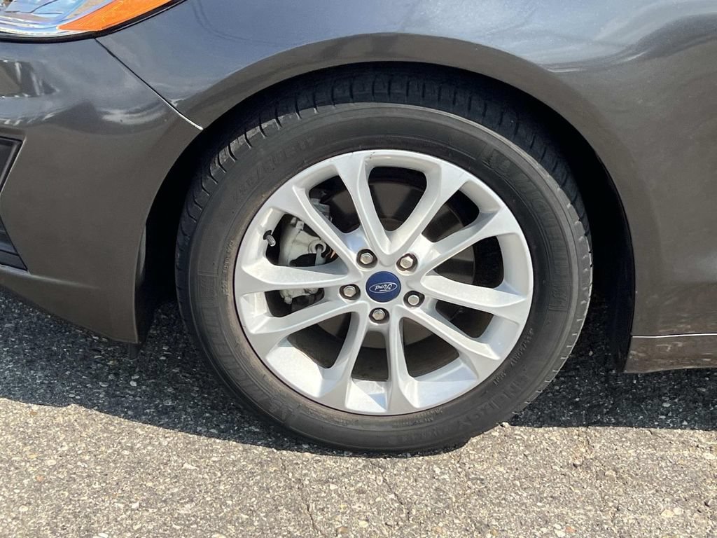 Used 2020 Ford Fusion SE FWD image 8