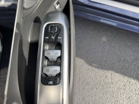 Used 2025 Mercedes-Benz C 300 4MATIC Sedan image 21