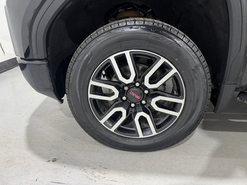 Used 2019 GMC Sierra 1500 AT4 w/ AT4 Premium Package AWD/4WD image 9