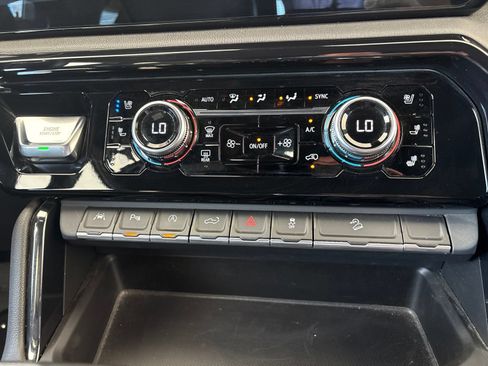 Used 2024 GMC Sierra 1500 AT4 w/ Technology Package AWD/4WD image 25