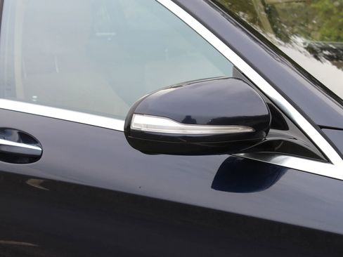 Used 2015 Mercedes-Benz S 550 4MATIC Sedan image 38