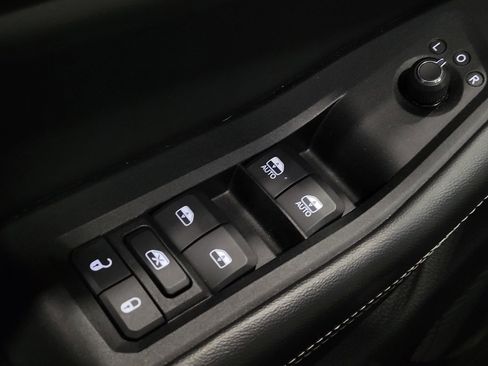 Used 2023 Jeep Grand Cherokee L Laredo image 27