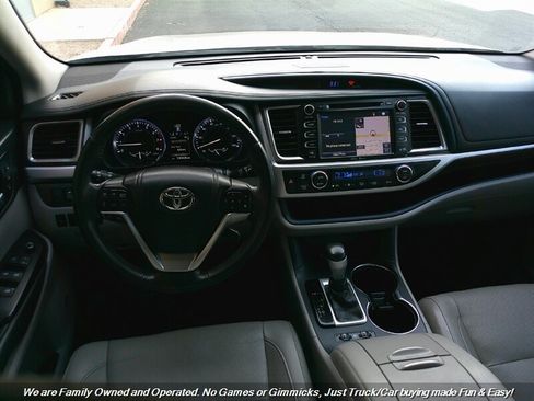Used 2015 Toyota Highlander Limited image 39