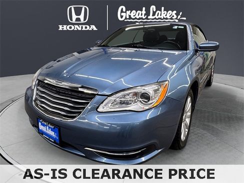 Used 2011 Chrysler 200 Touring image 2