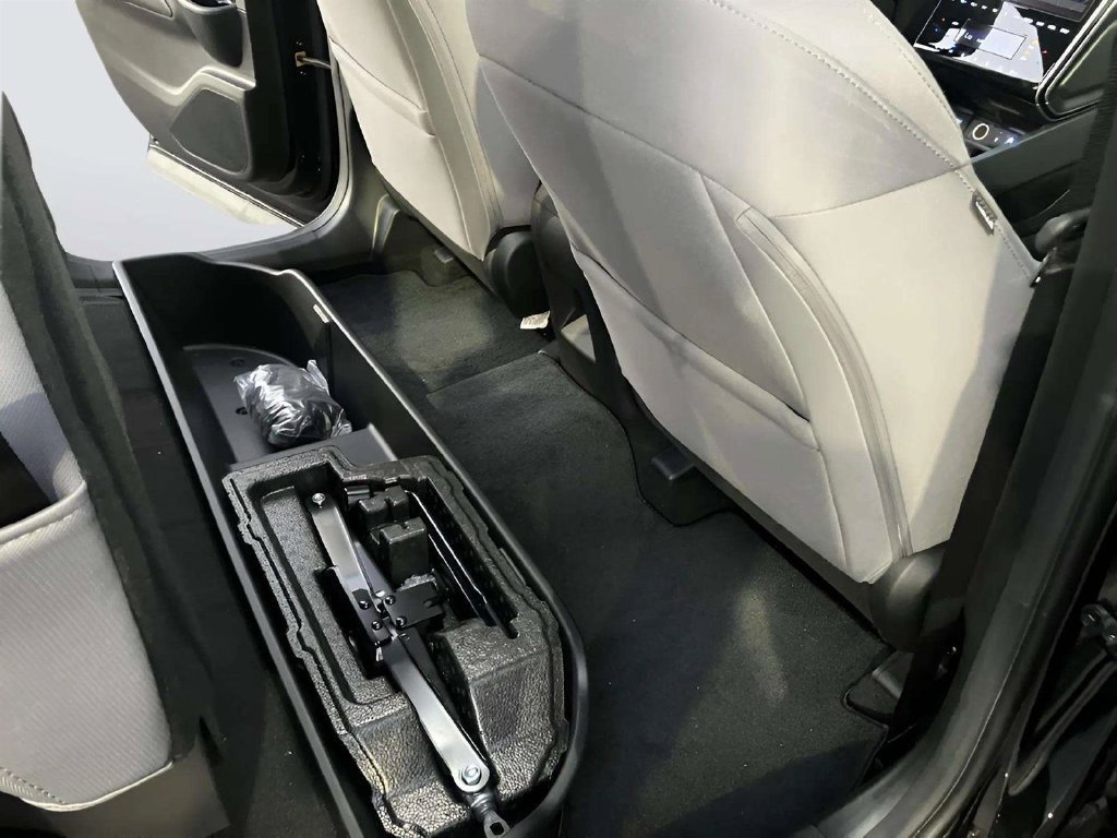 Used 2024 Hyundai Santa Cruz SEL w/ Activity Package FWD image 17