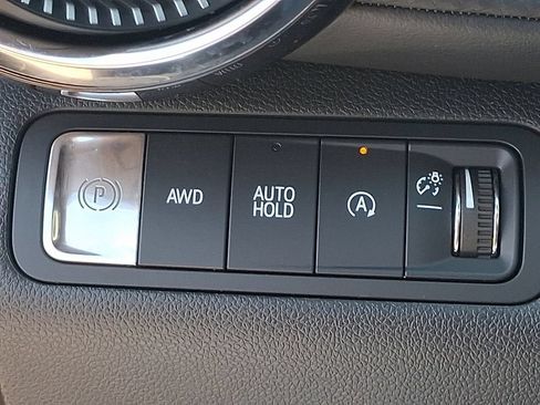 Used 2025 Chevrolet Equinox LT AWD/4WD image 23
