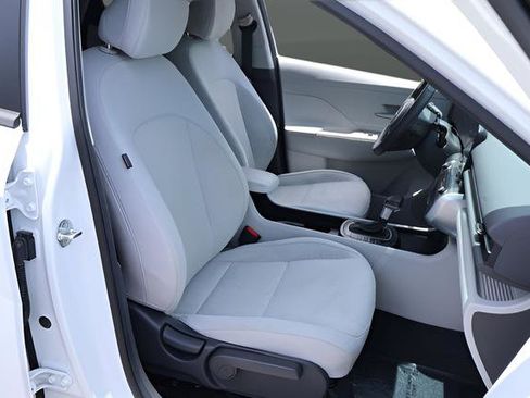 Used 2024 Hyundai Kona SEL FWD image 19