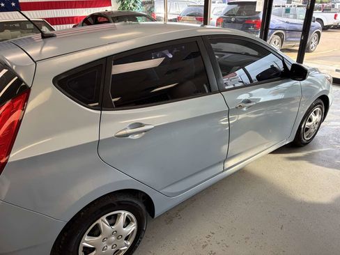 Used 2012 Hyundai Accent GS image 11