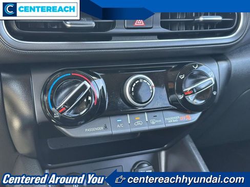 Used 2023 Hyundai Kona SEL AWD/4WD image 27