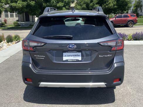 Certified 2025 Subaru Outback Limited AWD/4WD image 5